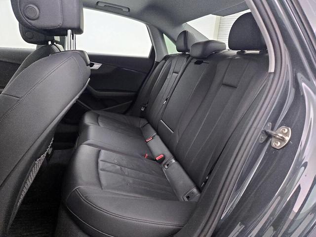 Photo of 2019 Gray Audi A4