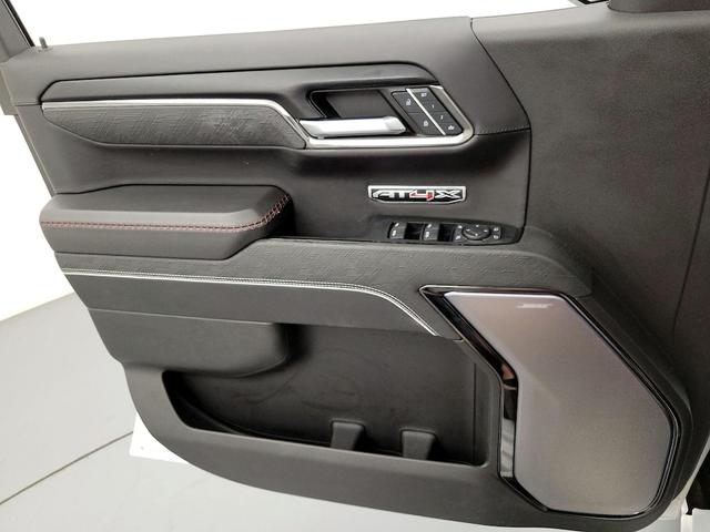 Photo of 2024 White GMC Sierra 1500