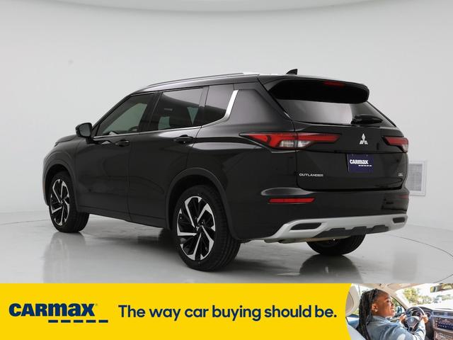 Photo of 2022 Black Mitsubishi Outlander