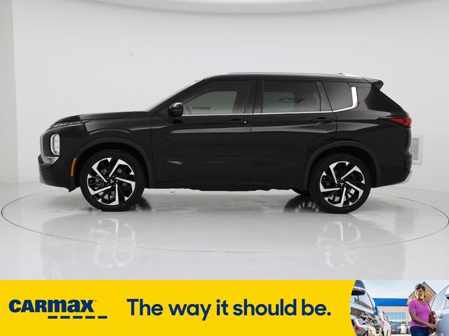 Photo of 2022 Black Mitsubishi Outlander