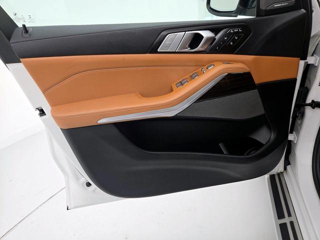 Photo of 2021 White BMW X7