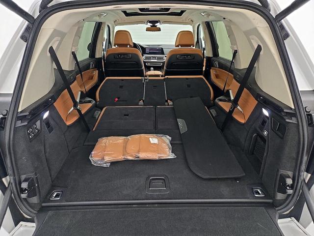 Photo of 2021 White BMW X7
