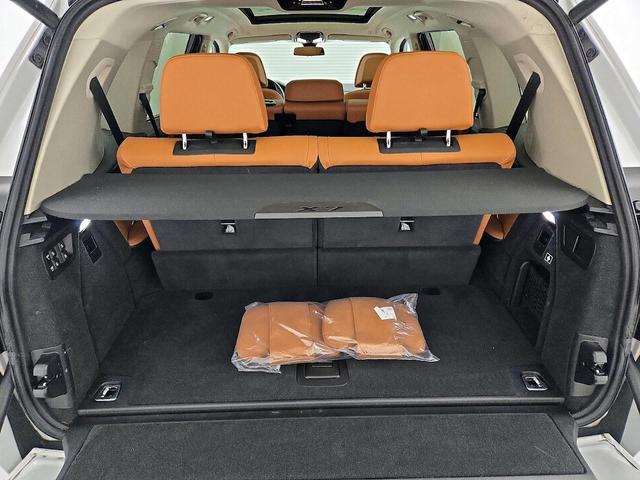 Photo of 2021 White BMW X7