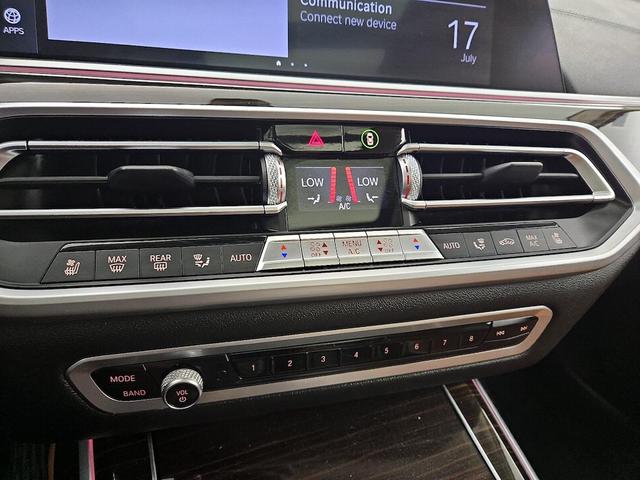 Photo of 2021 White BMW X7