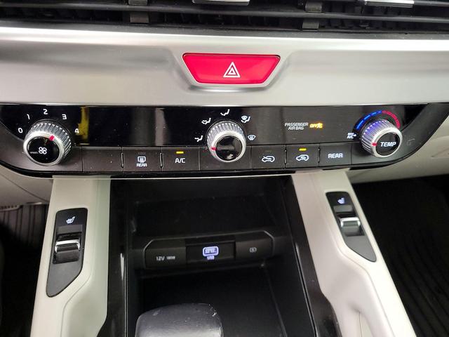 Photo of 2020 White Kia Telluride