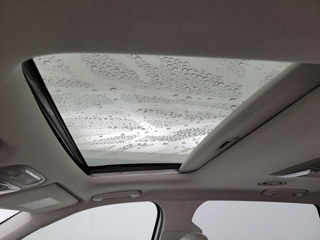 Photo of 2020 White Kia Telluride