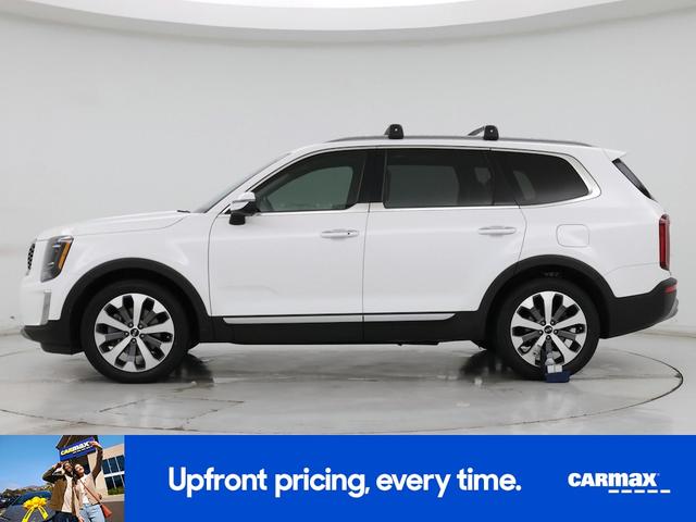 Photo of 2020 White Kia Telluride