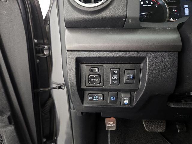 Photo of 2021 Gray Toyota Tundra