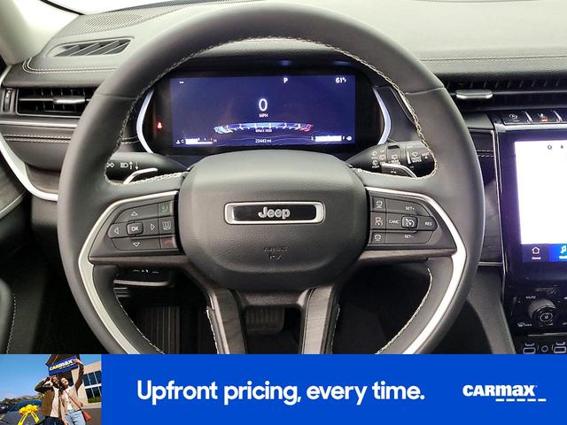 Photo of 2023 White Jeep Grand Cherokee L