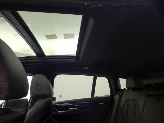 Photo of 2024 Black BMW X4