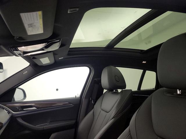 Photo of 2024 Black BMW X4