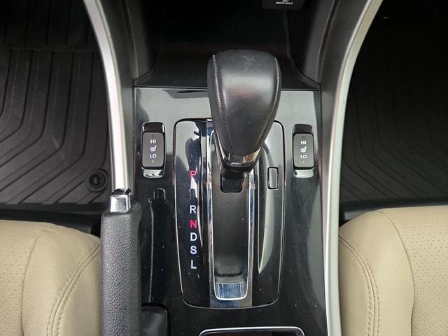 Photo of 2017 White Honda Accord