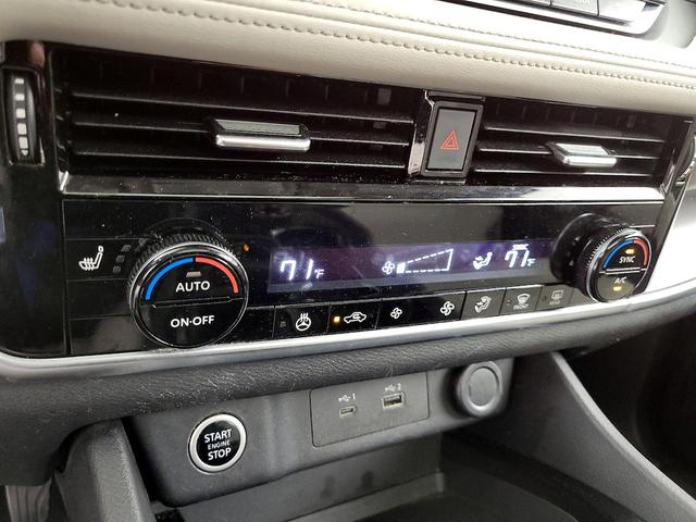 Photo of 2021 Blue Nissan Rogue