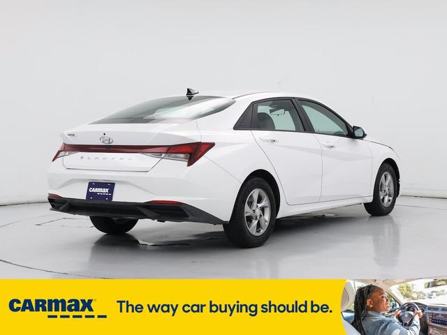 Photo of 2021 White Hyundai ELANTRA
