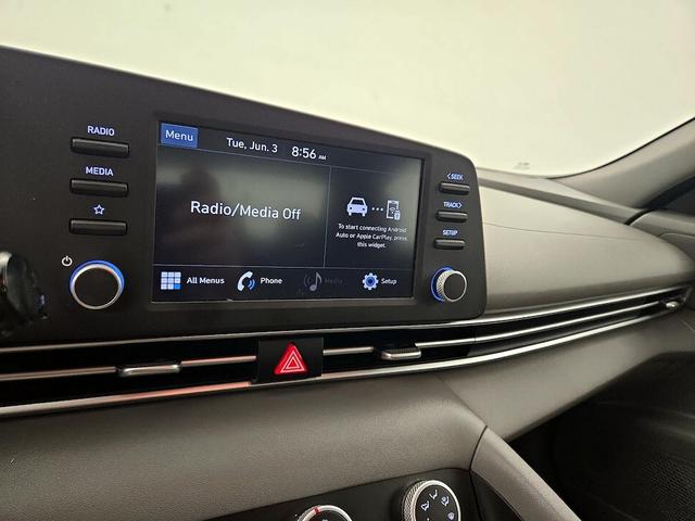 Photo of 2021 White Hyundai ELANTRA