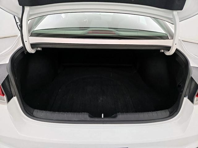 Photo of 2021 White Hyundai ELANTRA
