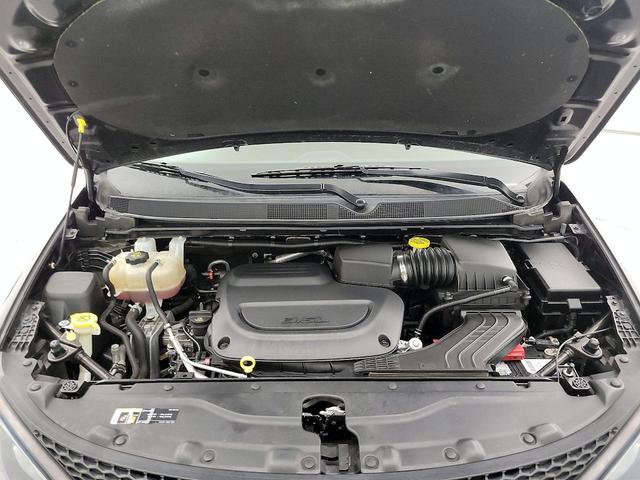 Photo of 2021 Black Chrysler Voyager