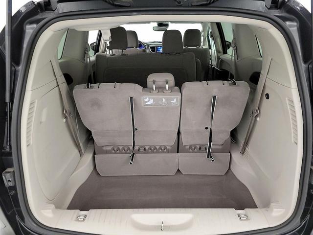 Photo of 2021 Black Chrysler Voyager