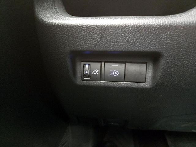 Photo of 2022 White Toyota RAV4