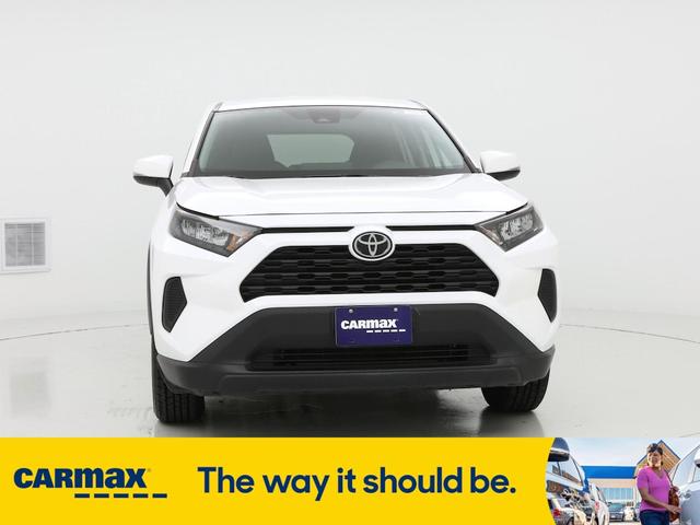 Photo of 2022 White Toyota RAV4