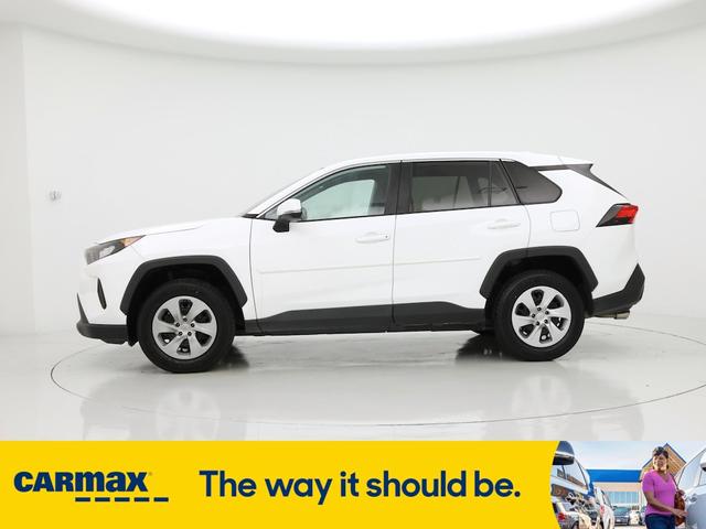 Photo of 2022 White Toyota RAV4