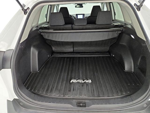 Photo of 2022 White Toyota RAV4