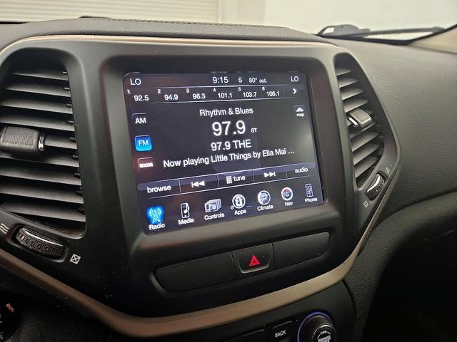 Photo of 2017 Black Jeep Cherokee