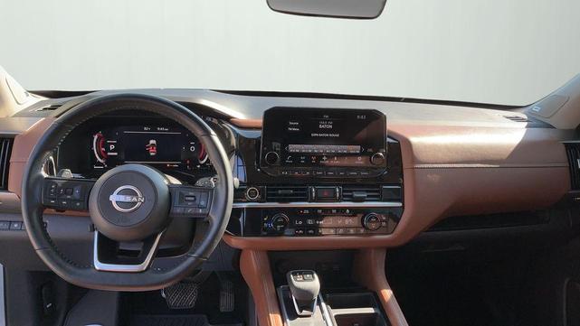 Photo of 2023 Brilliant Silver Metallic Nissan Pathfinder