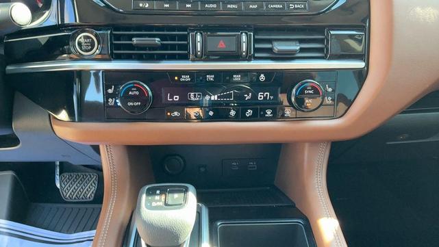 Photo of 2023 Brilliant Silver Metallic Nissan Pathfinder