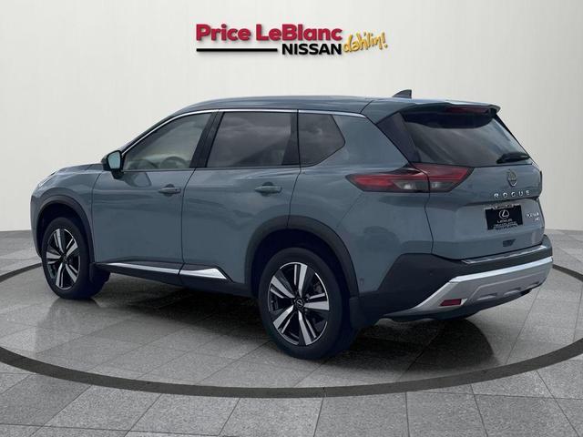 Photo of 2023 Boulder Gray Pearl Nissan Rogue