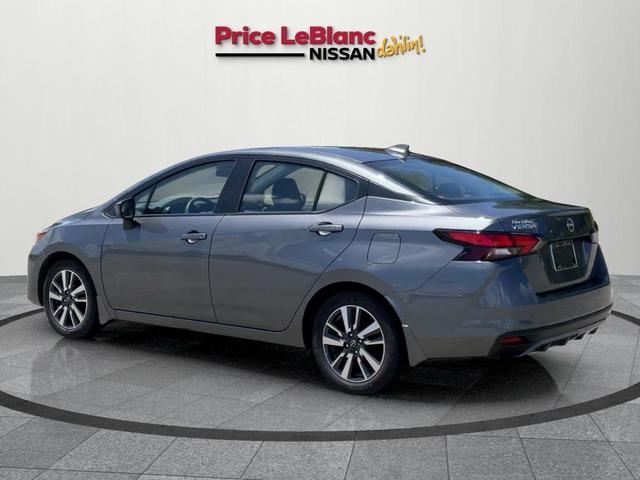 Photo of 2024 Gun Metallic Nissan Versa