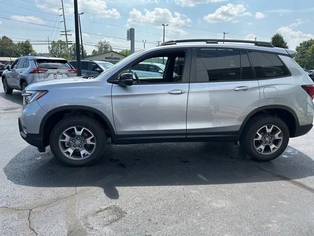 Photo of 2022 Lunar Silver Honda Passport