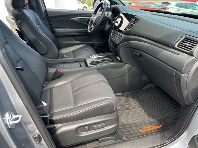 Photo of 2022 Lunar Silver Honda Passport