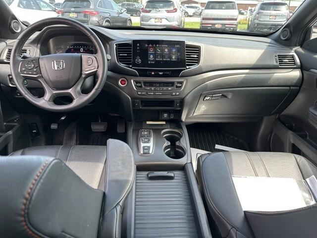 Photo of 2022 Lunar Silver Honda Passport