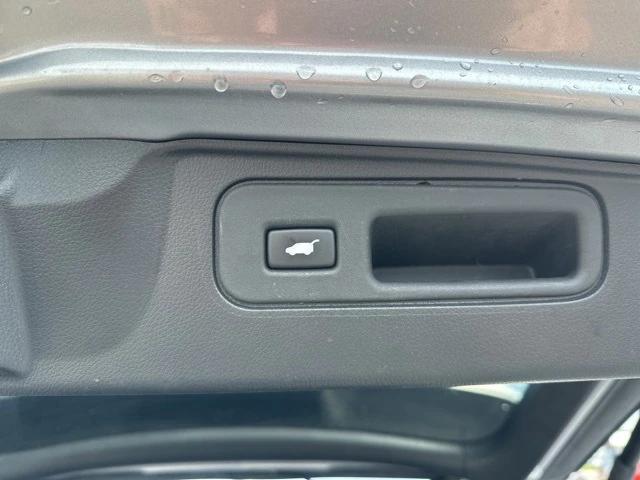 Photo of 2022 Lunar Silver Honda Passport