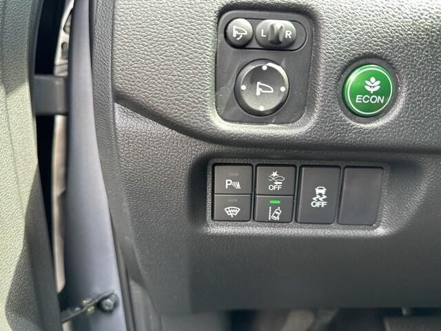Photo of 2022 Lunar Silver Honda Passport