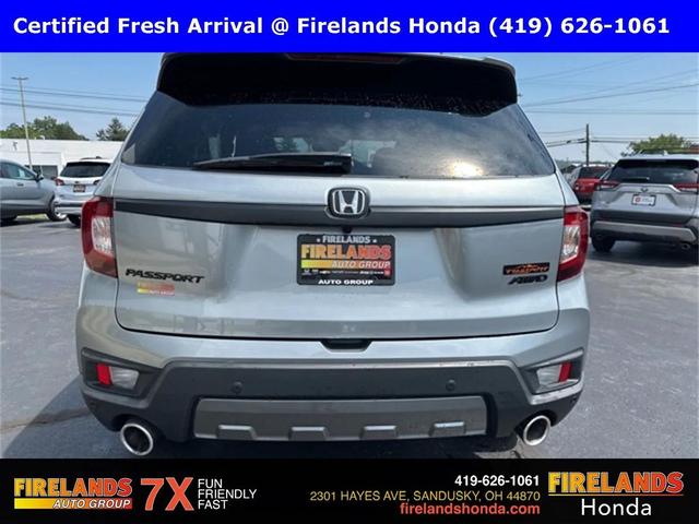 Photo of 2022 Lunar Silver Honda Passport