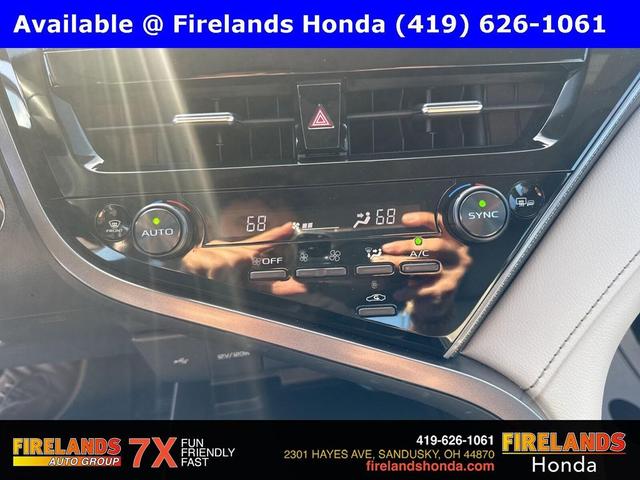 Photo of 2024 Midnight Black Metallic Toyota Camry