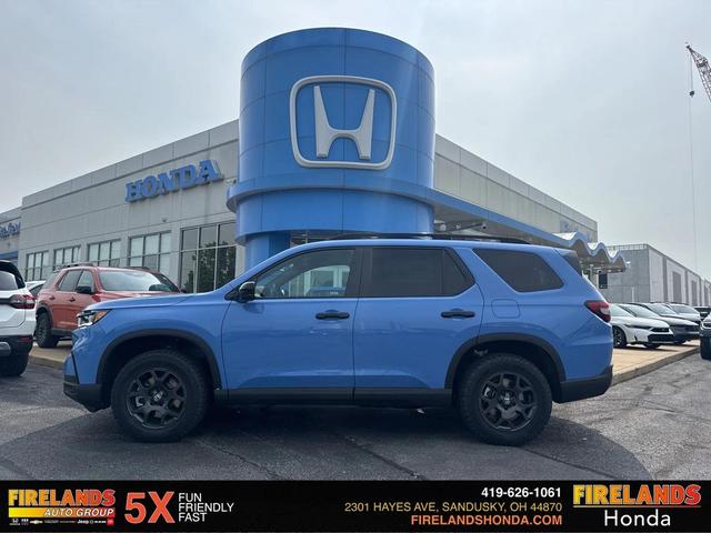Photo of 2025 Diffused Sky Pearl Honda Pilot