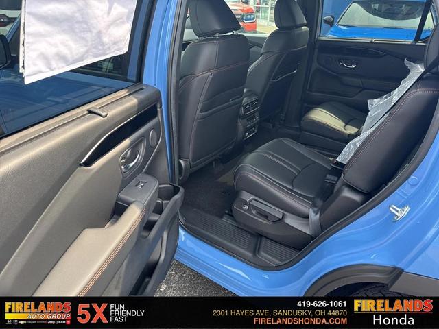 Photo of 2025 Diffused Sky Pearl Honda Pilot
