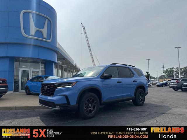Photo of 2025 Diffused Sky Pearl Honda Pilot