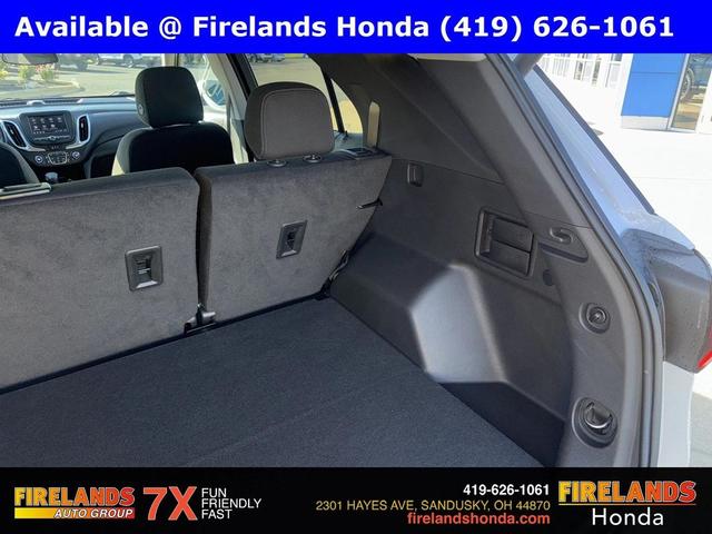 Photo of 2022 Iridescent Pearl Tricoat Chevrolet Equinox