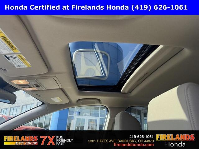 Photo of 2022 Platinum White Pearl Honda CR-V