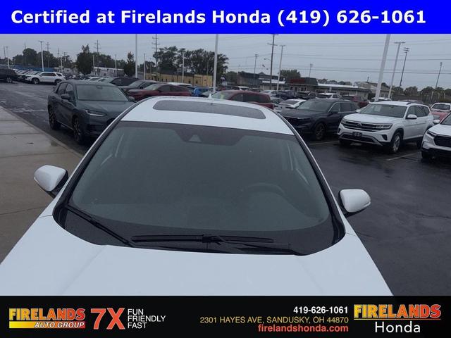 Photo of 2022 Platinum White Pearl Honda CR-V