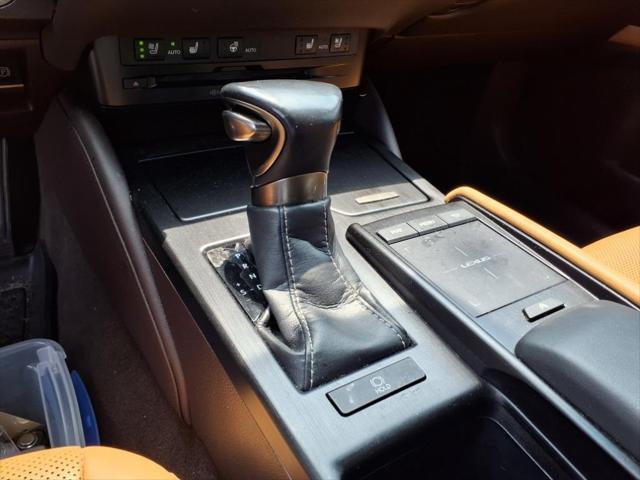 Photo of 2019 Matador Red Mica Lexus ES 350