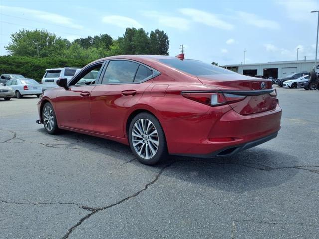 Photo of 2019 Matador Red Mica Lexus ES 350