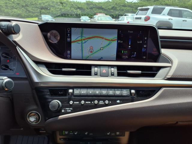 Photo of 2019 Matador Red Mica Lexus ES 350