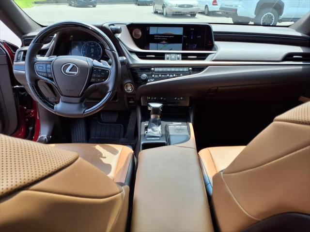 Photo of 2019 Matador Red Mica Lexus ES 350