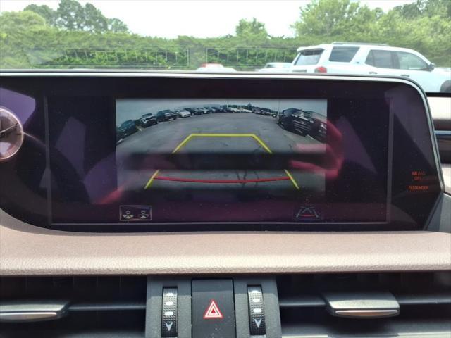 Photo of 2019 Matador Red Mica Lexus ES 350
