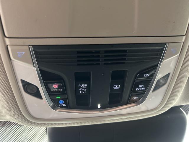 Photo of 2021 Black Acura RDX